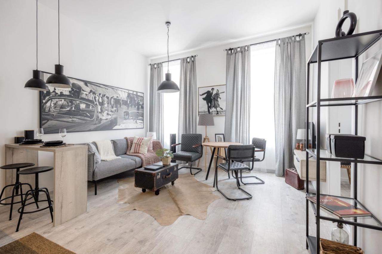 Two-Bedroom Apartment Next To Music Academy Budapeste Exterior foto
